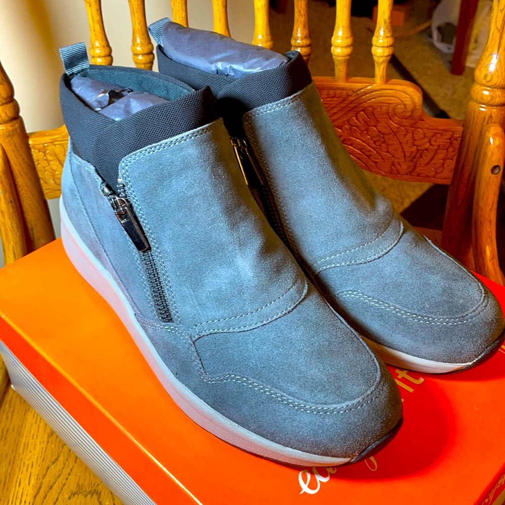 New in Box!! Easy Spirit Informer Size 8.5